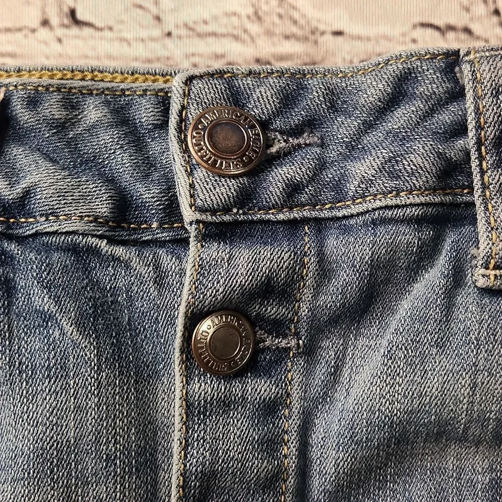 American‎ Eagle Outfitters buttoned jean skirt 6